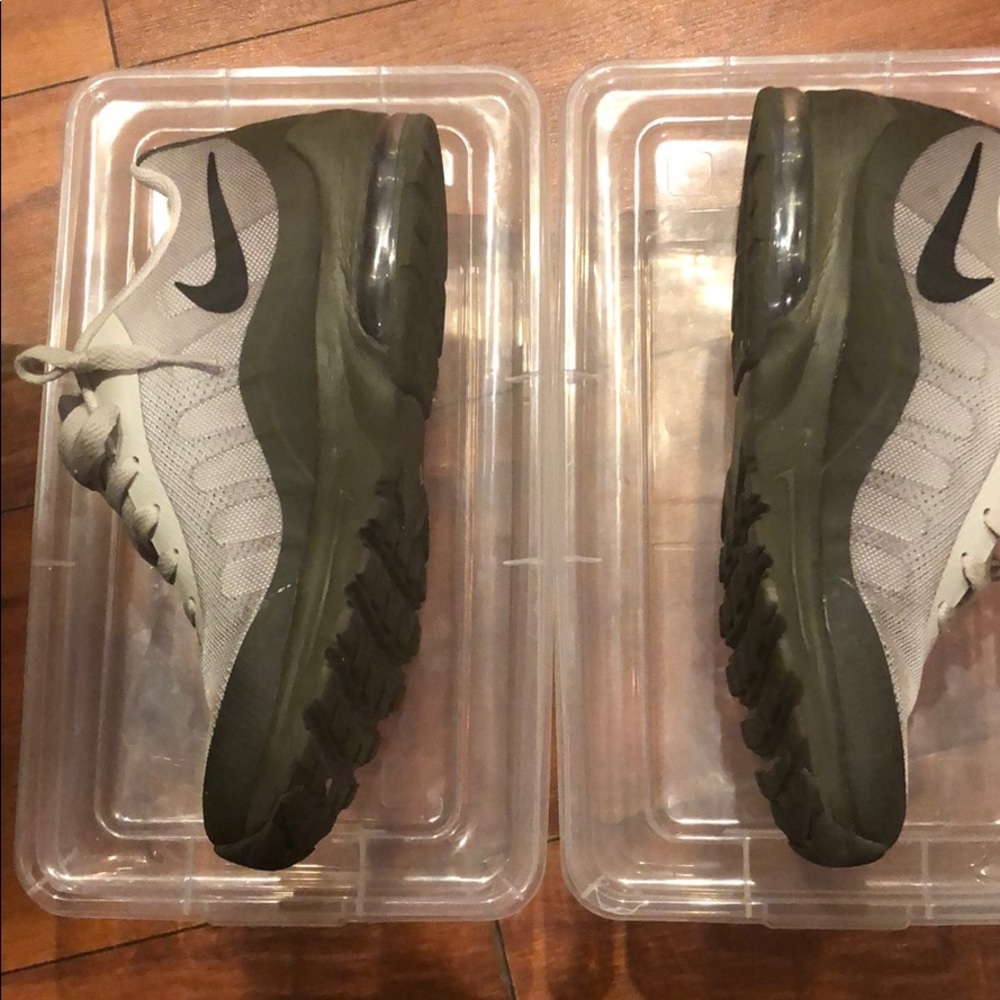 Nike - Picture 3 of 4